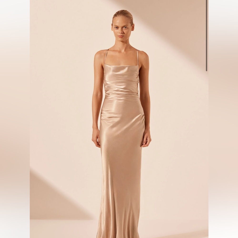 Shona Joy La Lune in Gold (US 4)